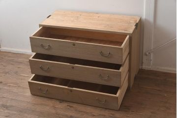 レトロ家具　昭和レトロ　昭和中期　前面桐材　シンプルさが魅力の箪笥(収納箪笥、衣装箪笥、桐箪笥、桐たんす)(R-043144)