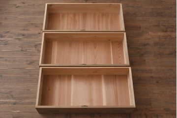 レトロ家具　昭和レトロ　昭和中期　前面桐材　シンプルさが魅力の箪笥(収納箪笥、衣装箪笥、桐箪笥、桐たんす)(R-043144)