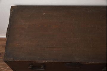 レトロ家具　昭和レトロ　大正期　前板桐材　厚みのある金具が目を惹く和箪笥(衣装箪笥)(R-043146)