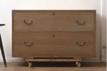 レトロ家具　昭和レトロ　昭和中期　前面桐材　シンプルさが魅力の箪笥(収納箪笥、衣装箪笥、桐箪笥、桐たんす)(R-043169)