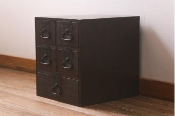アンティーク家具　ヒノキ材　渋い金具が魅力的な小引き出し(小物収納)(R-043192)