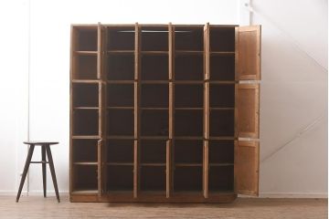 アンティーク家具　昭和レトロ　ナラ材　ナチュラルな木色のロッカー(戸棚、下駄箱、キャビネット)(R-043206)