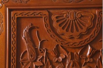 ビンテージ建具　民芸家具　総ケヤキ材　特注品!手彫りの意匠が豪華なドア(扉・開き戸・建具)(R-043214)