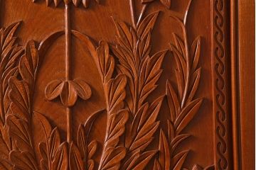 ビンテージ建具　民芸家具　総ケヤキ材　特注品!手彫りの意匠が豪華なドア(扉・開き戸・建具)(R-043214)