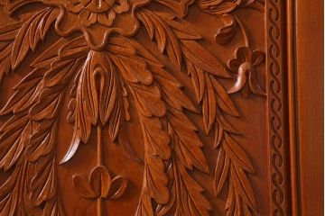 ビンテージ建具　民芸家具　総ケヤキ材　特注品!手彫りの意匠が豪華なドア(扉・開き戸・建具)(R-043214)