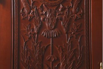 ビンテージ建具　民芸家具　総ケヤキ材　特注品!手彫りの意匠が豪華なドア(扉・開き戸・建具)(R-043214)