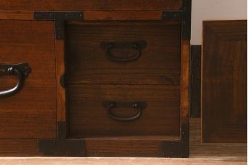 アンティーク家具　和製アンティーク　総桐材　巾着金具　上品な和の風情が漂う重ね箪笥(時代箪笥、衣装箪笥、引き出し、桐箪笥、桐たんす)(R-043221)