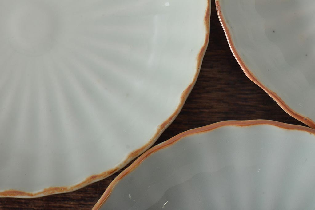 アンティーク雑貨　幕末〜明治期　伊万里焼　白磁　菊皿3枚セット(和食器)(R-043232)