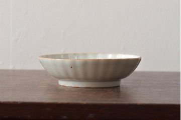 アンティーク雑貨　幕末〜明治期　伊万里焼　白磁　菊皿3枚セット(和食器)(R-043233)