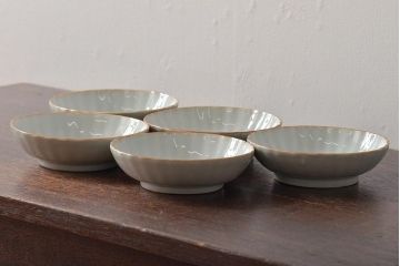 アンティーク雑貨　幕末〜明治期　伊万里焼　白磁　菊皿5枚セット(和食器)(R-043234)