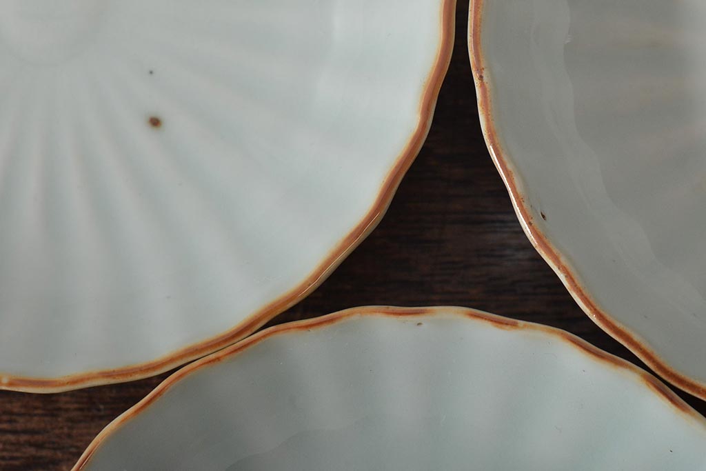 アンティーク雑貨　幕末〜明治期　伊万里焼　白磁　菊皿5枚セット(和食器)(R-043234)