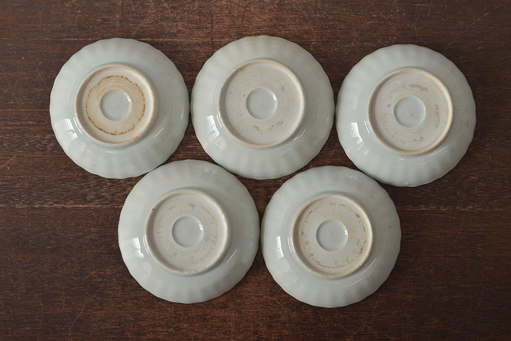 アンティーク雑貨　幕末〜明治期　伊万里焼　白磁　菊皿5枚セット(和食器)(R-043234)