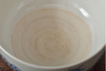 アンティーク雑貨　江戸期　古伊万里　牡丹文蓋物(深鉢、深皿)(R-043239)