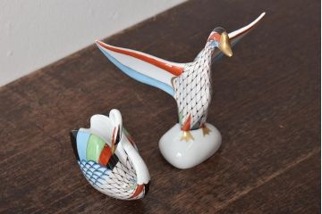 ハンガリー　HOLLOHAZA(ホロハーザ)　白鳥フィギュリン2点セット(スワン、置物、磁器)(R-043242)