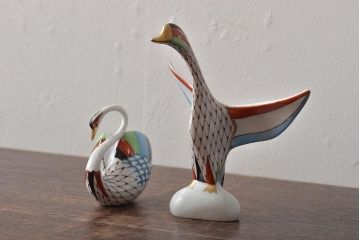 ハンガリー　HOLLOHAZA(ホロハーザ)　白鳥フィギュリン2点セット(スワン、置物、磁器)(R-043242)