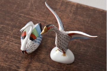 ハンガリー　HOLLOHAZA(ホロハーザ)　白鳥フィギュリン2点セット(スワン、置物、磁器)(R-043242)