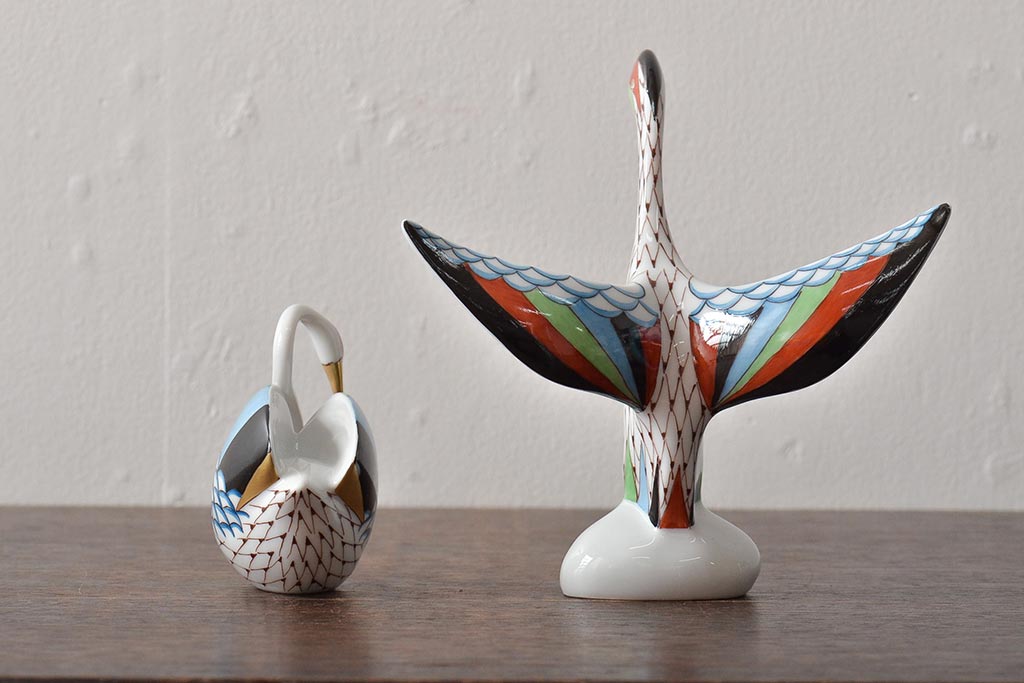 ハンガリー　HOLLOHAZA(ホロハーザ)　白鳥フィギュリン2点セット(スワン、置物、磁器)(R-043242)