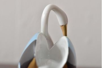 ハンガリー　HOLLOHAZA(ホロハーザ)　白鳥フィギュリン2点セット(スワン、置物、磁器)(R-043242)
