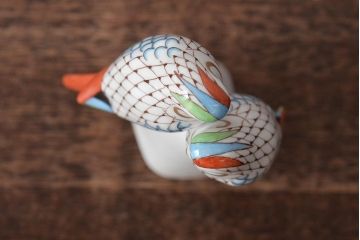 ハンガリー　HOLLOHAZA(ホロハーザ)　オウムフィギュリン(インコ?、鳥、置物、磁器)(R-043243)