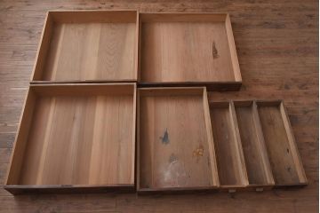 アンティーク家具　明治期　ヒノキ材・欅材　味わいのある収納箪笥(サイドボード、水屋箪笥、戸棚、引き出し、チェスト)(R-043249)
