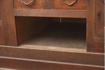 アンティーク家具　明治期　ヒノキ材・欅材　味わいのある収納箪笥(サイドボード、水屋箪笥、戸棚、引き出し、チェスト)(R-043249)