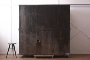 アンティーク家具　明治期　ヒノキ材・杉材　木瓜引き手　渋さが魅力的な収納箪笥(サイドボード、水屋箪笥、戸棚、夜具箪笥、布団箪笥)(R-043251)