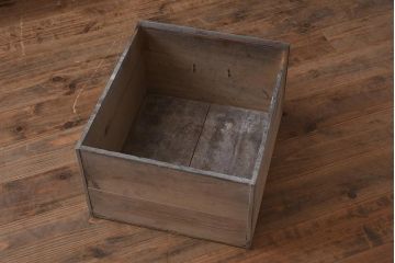 アンティーク家具　明治期　ヒノキ材・杉材　木瓜引き手　渋さが魅力的な収納箪笥(サイドボード、水屋箪笥、戸棚、夜具箪笥、布団箪笥)(R-043251)