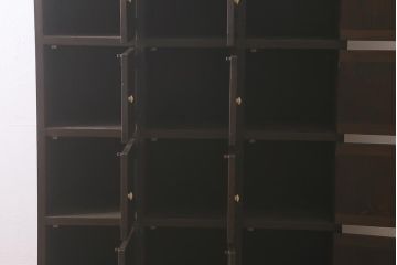 ラフジュ工房オリジナル　6×3マス　古材リメイク　モミの木　白い取っ手がアクセントのマス目棚(収納棚、下駄箱)(R-043253)