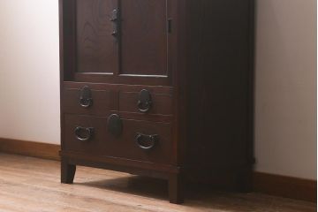 アンティーク家具　和製アンティーク　脚付きリメイク　ケヤキの杢目が美しいシンプルな帳場箪笥(収納棚、時代箪笥、戸棚)(R-043254)