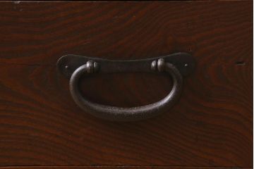 アンティーク家具　和製アンティーク　脚付きリメイク　ケヤキの杢目が美しいシンプルな帳場箪笥(収納棚、時代箪笥、戸棚)(R-043254)