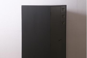 北欧ビンテージ　ペイント家具　チーク材　MEREDEW社(メレデュー)社 ブラックペイントがモダンな雰囲気のワードローブ(洋服タンス、チェスト)(R-043265)