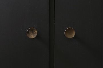 北欧ビンテージ　ペイント家具　チーク材　MEREDEW社(メレデュー)社 ブラックペイントがモダンな雰囲気のワードローブ(洋服タンス、チェスト)(R-043265)