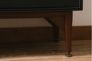 北欧ビンテージ　ペイント家具　チーク材　MEREDEW社(メレデュー)社 ブラックペイントがモダンな雰囲気のワードローブ(洋服タンス、チェスト)(R-043265)