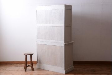 アンティーク家具　和製アンティーク　ダイヤガラス入り!アンティークペイントの上品な食器棚(収納棚、カップボード)(R-043271)