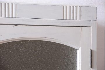 アンティーク家具　和製アンティーク　ダイヤガラス入り!アンティークペイントの上品な食器棚(収納棚、カップボード)(R-043271)