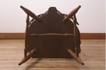 イギリスビンテージ　オーク材　脚の挽き加工が上品なアームチェア(ダイニングチェア、板座チェア、ウィンザーチェア、ウインザーチェア)(R-043273)