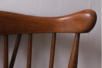 イギリスビンテージ　オーク材　脚の挽き加工が上品なアームチェア(ダイニングチェア、板座チェア、ウィンザーチェア、ウインザーチェア)(R-043274)