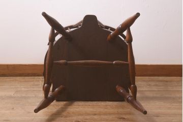 イギリスビンテージ　オーク材　脚の挽き加工が上品なアームチェア(ダイニングチェア、板座チェア、ウィンザーチェア、ウインザーチェア)(R-043275)