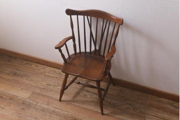 イギリスビンテージ　オーク材　脚の挽き加工が上品なアームチェア(ダイニングチェア、板座チェア、ウィンザーチェア、ウインザーチェア)(R-043276)