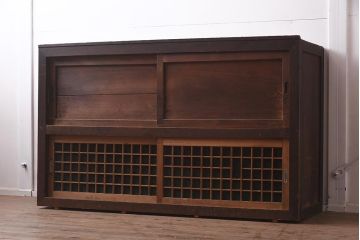 アンティーク家具　明治大正期　落ち着いた雰囲気が魅力の戸棚(収納棚、水屋箪笥)(R-043281)