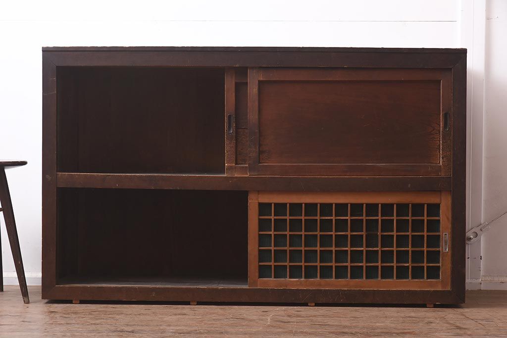 アンティーク家具　明治大正期　落ち着いた雰囲気が魅力の戸棚(収納棚、水屋箪笥)(R-043281)