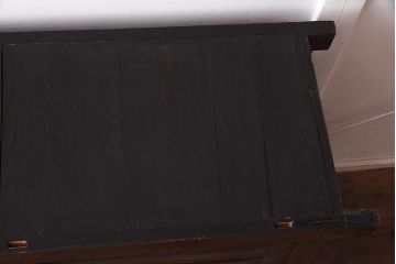 アンティーク家具　前板黒柿材　和モダンにおすすめの4尺水屋箪笥(四尺重ね水屋、戸棚、収納棚)(R-043286)