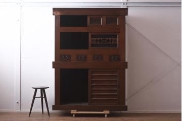 アンティーク家具　前板黒柿材　和モダンにおすすめの4尺水屋箪笥(四尺重ね水屋、戸棚、収納棚)(R-043286)
