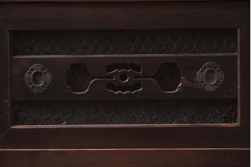 アンティーク家具　シックな佇まいが魅力的な4尺水屋サイドボード(四尺水屋箪笥、戸棚、収納棚)(R-043287)