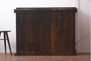 アンティーク家具　シックな佇まいが魅力的な4尺水屋サイドボード(四尺水屋箪笥、戸棚、収納棚)(R-043287)