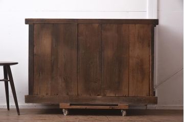 アンティーク家具　ガラス戸の4尺水屋サイドボード(四尺水屋箪笥、戸棚、収納棚)(R-043288)