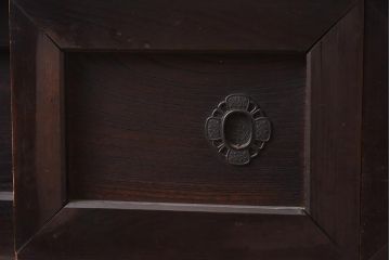 アンティーク家具　シックな佇まいが魅力的な4尺水屋箪笥(四尺重ね水屋、戸棚、収納棚)(R-043289)