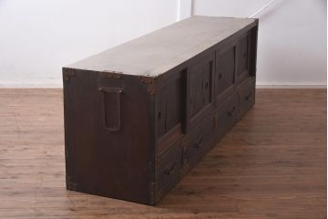アンティーク家具　明治期　三方ケヤキ材　激レア!貫禄漂う上手物の帳場大箪笥(箪笥ローボード、収納棚)(R-043293)