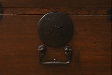 アンティーク家具　総桐材　大正昭和初期　小振りサイズが可愛らしい小箪笥(小タンス、サイドチェスト、小物収納、引き出し、桐箪笥、桐たんす)(R-043299)