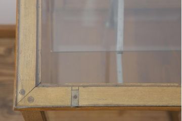 和製アンティーク　昭和レトロ　昭和中期　ナラ材製のシンプルな脚付きガラスケース(ショーケース、陳列棚)(R-043302)